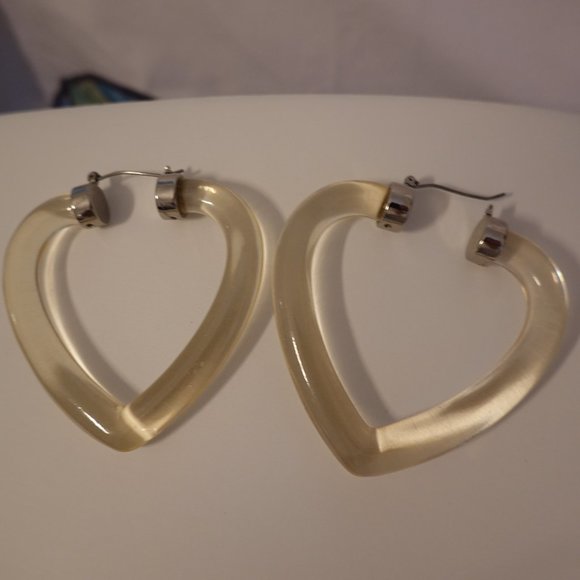 Vintage 1980's Clear Lucite Heart Shaped Hoop Earrings (VGUC) - Picture 3 of 6